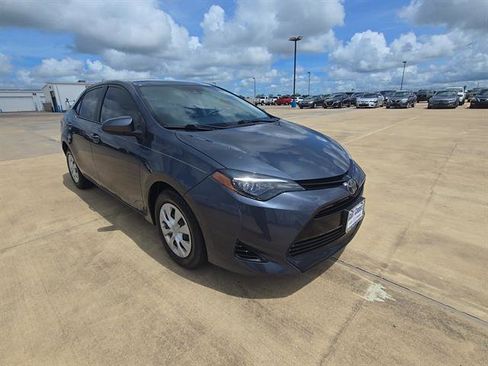 Used 2018 Toyota Corolla L FWD image 3