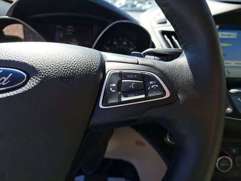 Used 2018 Ford Escape Titanium w/ Ford Safe & Smart Package image 21