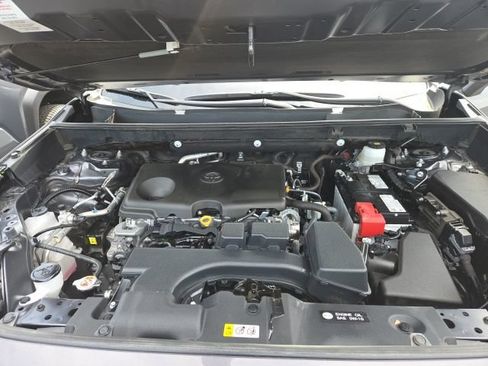 Used 2025 Toyota RAV4 LE AWD/4WD image 28