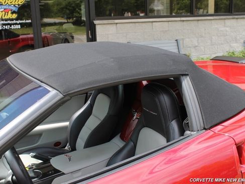 Used 2011 Chevrolet Corvette Grand Sport w/ Preferred Equipment Group RWD image 11
