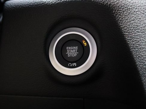 New 2026 Chrysler Pacifica Select image 32