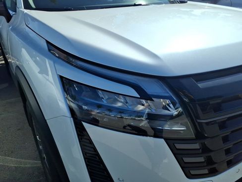 New 2026 Nissan Pathfinder SV image 3