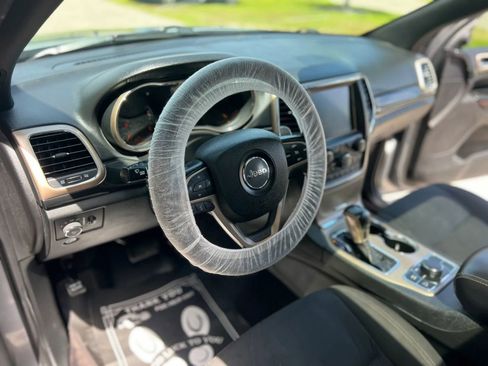 Used 2016 Jeep Grand Cherokee Laredo 75th Anniversary AWD/4WD image 7
