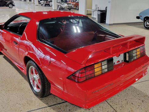 Used 1991 Chevrolet Camaro Z28 RWD image 32