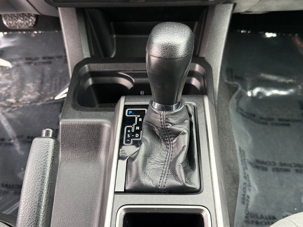 Used 2022 Toyota Tacoma SR5 AWD/4WD image 17