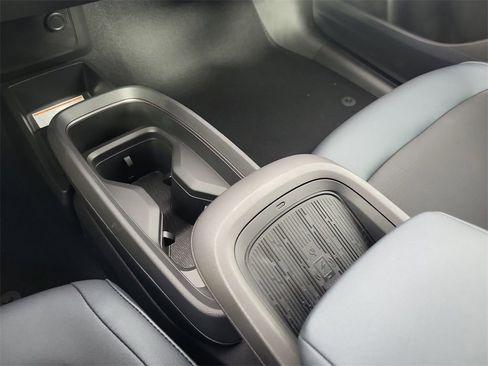New 2026 Nissan Leaf SV+ w/ Illuminated Package FWD image 21