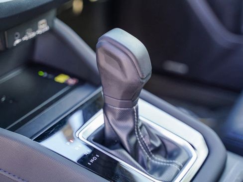 Certified 2025 Subaru Forester Limited image 19