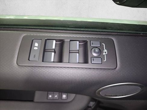 New 2026 Land Rover Discovery Limited Edition AWD/4WD image 28