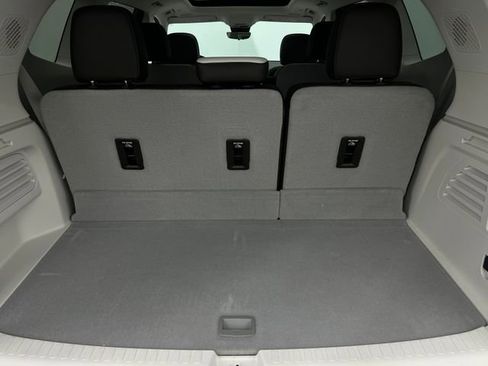 Used 2025 GMC Acadia Denali w/ Super Cruise Package AWD/4WD image 32