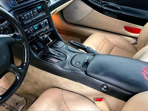 Used 2002 Chevrolet Corvette Coupe w/ Preferred Equipment Group2 image 13