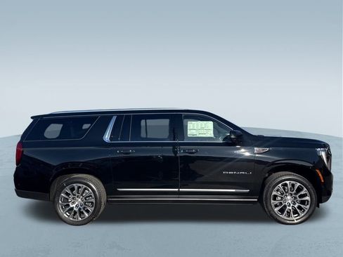 New 2025 GMC Yukon XL Denali w/ Sun & Power Step Package image 11