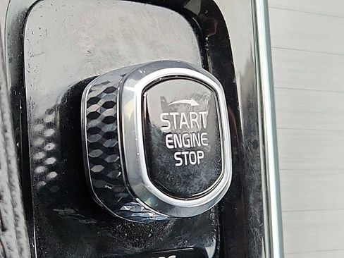 Used 2021 Volvo XC90 T5 Momentum w/ Climate Package image 23