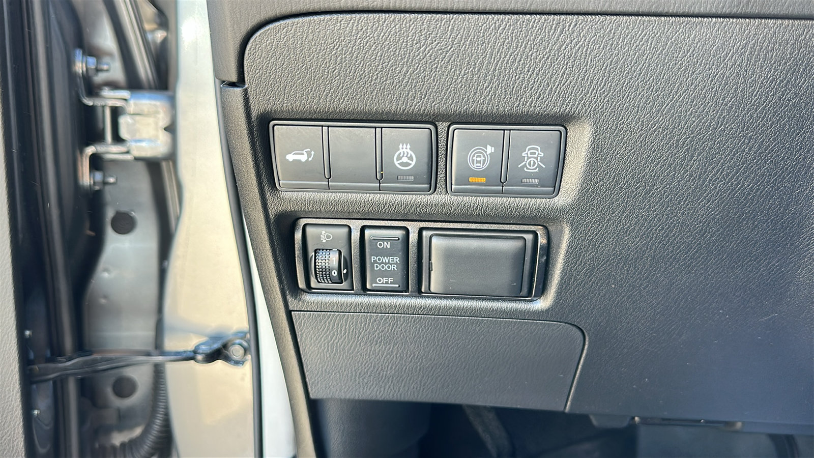 Used 2019 Nissan Armada Platinum w/ Captain's Chairs Package AWD/4WD image 17
