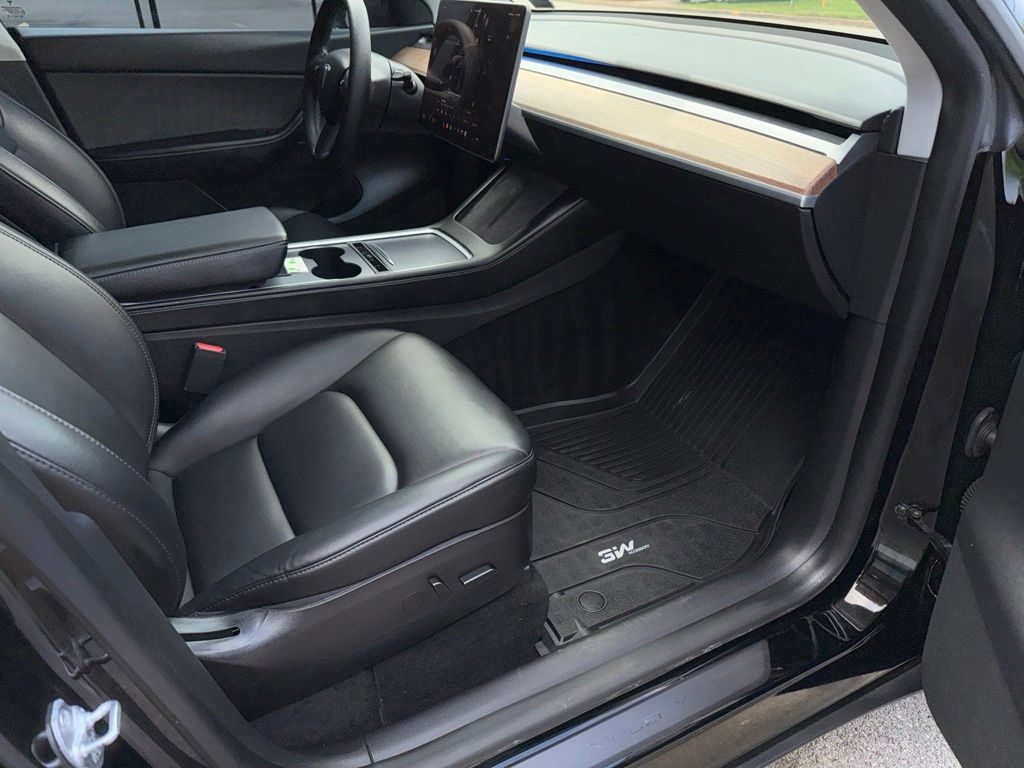 Used 2022 Tesla Model Y Performance AWD/4WD image 23