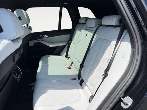 Used 2023 BMW X5 xDrive40i w/ Premium Package AWD/4WD image 13