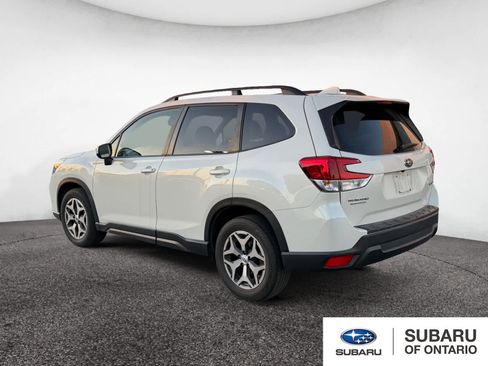Used 2021 Subaru Forester Premium image 3