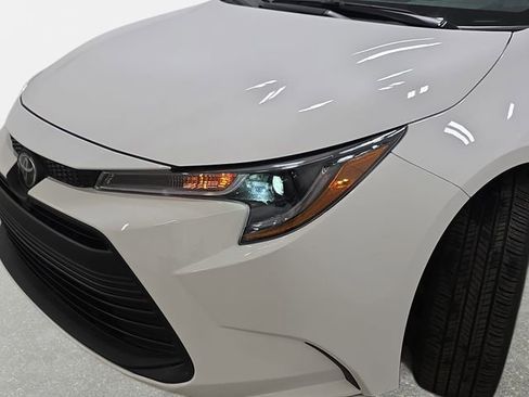Certified 2025 Toyota Corolla LE FWD image 27