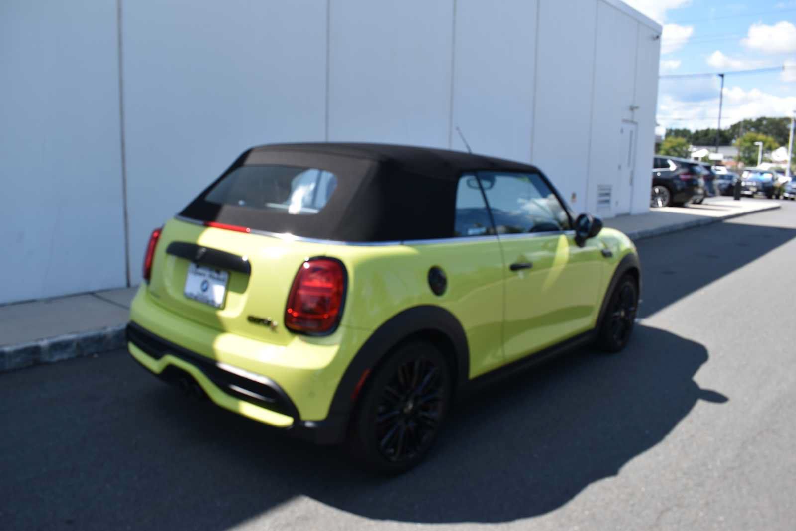 Used 2024 MINI Cooper S w/ Signature Upholstery Package FWD image 5