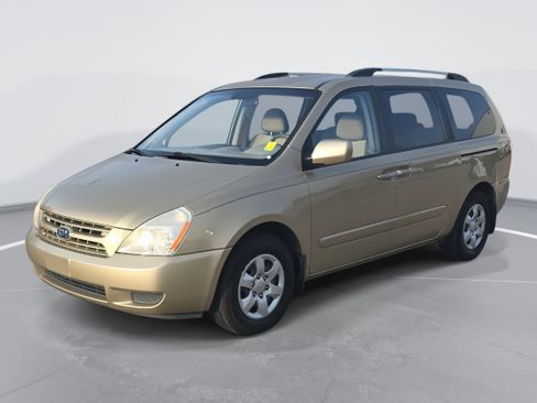 Used 2009 Kia Sedona LX image 1