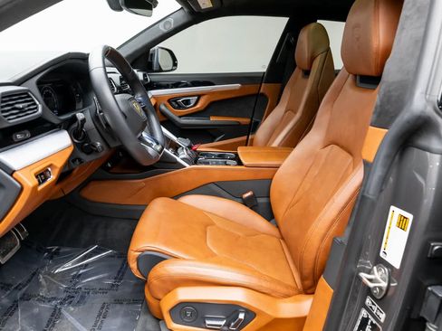 Used 2022 Lamborghini Urus image 9