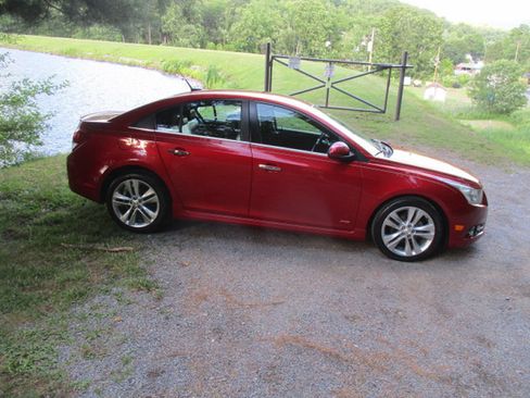 Used 2011 Chevrolet Cruze LTZ w/ RS Package FWD image 4
