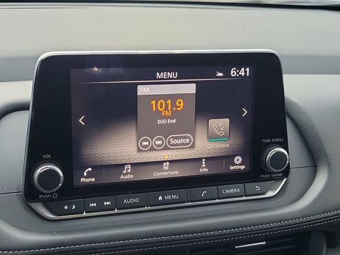 Used 2025 Nissan Rogue SV AWD/4WD image 26