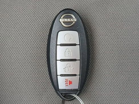 Used 2023 Nissan Frontier SV w/ SV Convenience Package image 33