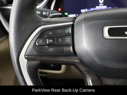 Used 2023 Jeep Grand Cherokee L Limited AWD/4WD image 8