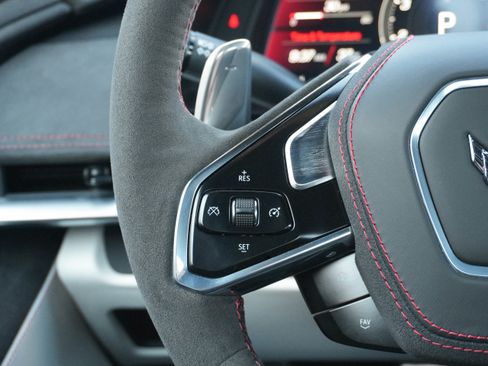 Used 2023 Chevrolet Corvette Stingray Premium Conv w/ Z51 Performance Package image 17