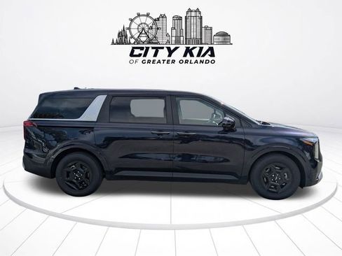 New 2027 Kia Carnival LX FWD image 8