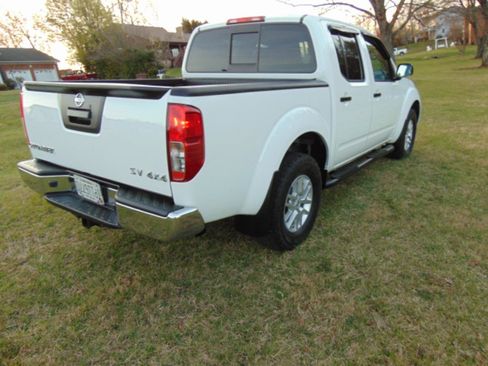 Used 2019 Nissan Frontier SV image 4