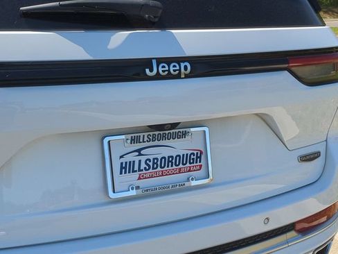 Used 2022 Jeep Grand Cherokee Summit AWD/4WD image 22