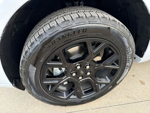 New 2026 Ford Maverick Lobo AWD/4WD image 23