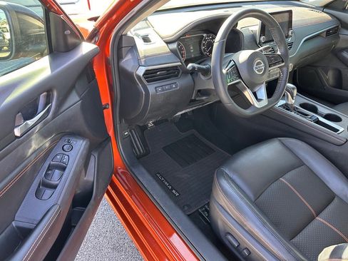 Used 2019 Nissan Altima 2.5 SR w/ SR Premium Package image 9