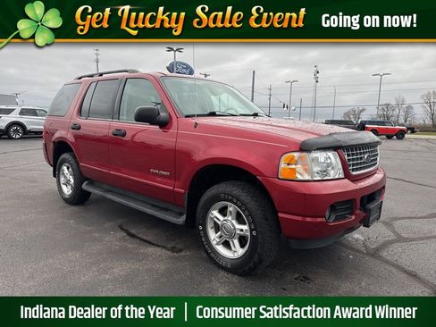 Used 2004 Ford Explorer XLT image 1