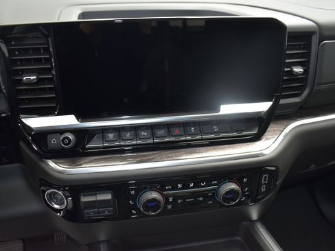 Used 2025 Chevrolet Silverado 2500 LTZ w/ LTZ Plus Package image 13