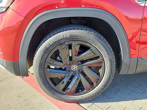 Used 2022 Volkswagen Atlas Cross Sport SE w/ Panoramic Sunroof Package image 5