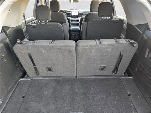 Used 2021 Ford Explorer XLT image 6