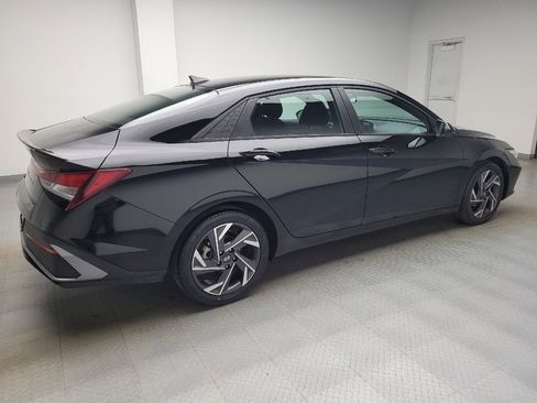 Used 2025 Hyundai Elantra Sport FWD image 10