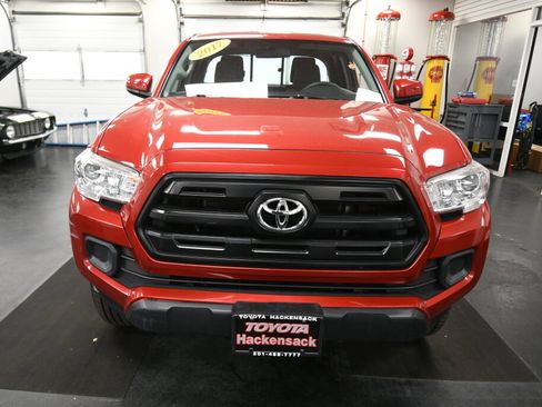 Used 2017 Toyota Tacoma SR w/ SR Convenience Package AWD/4WD image 2