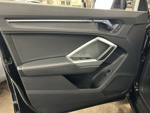 Used 2019 Audi Q3 2.0T Premium w/ Convenience Package image 15