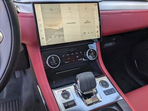 New 2025 Jaguar F-PACE R-Dynamic S image 9