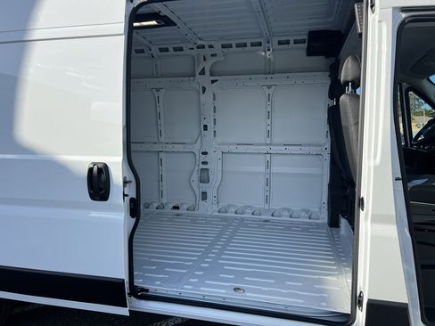 New 2026 RAM ProMaster 2500 w/ Convenience Group image 22