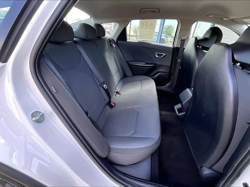 Used 2025 Kia K4 FWD image 26