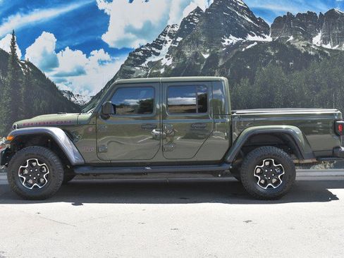 Used 2023 Jeep Gladiator Rubicon w/ Cold Weather Group AWD/4WD image 7
