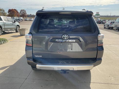 Used 2018 Toyota 4Runner TRD Off-Road Premium image 8
