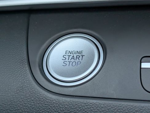 Certified 2025 Hyundai Elantra SEL image 27