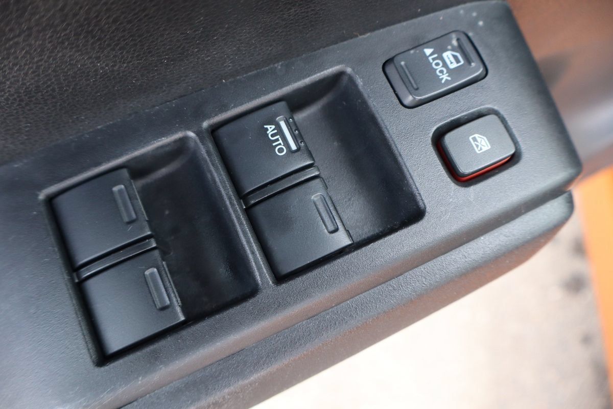 Used 2010 Honda Fit Sport image 27