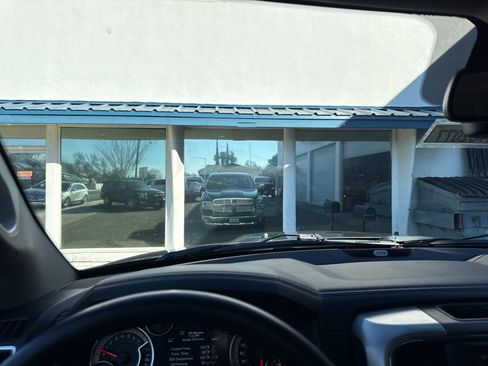 Used 2017 RAM 1500 Laramie image 13