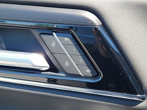 Used 2026 GMC Yukon Denali w/ Sun & Power Step Package AWD/4WD image 27